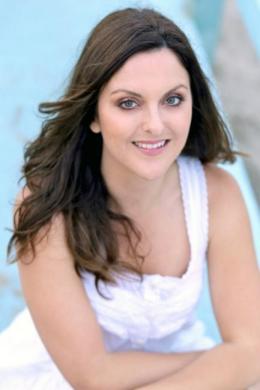 尼可拉·芬恩 Nichola Fynn